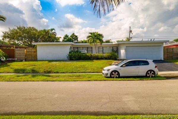 Sky Lake, 2085 NE 186th Dr, North Miami Beach, Florida 33179, image 2
