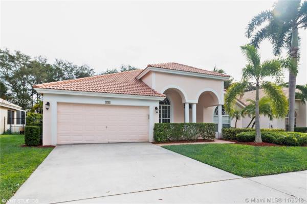 Bent Tree, 136 Bent Tree Dr, Palm Beach Gardens, Florida 33418, image 2