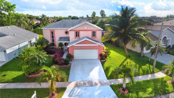 River Run, 9680 Glacier Dr, Miramar, Florida 33025, image 2
