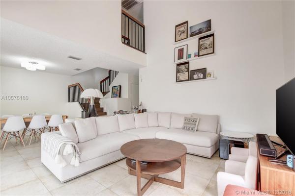 Mariner Village Townhouses, 20944 Bay Ct #345-4, Aventura, Florida 33180, image 2