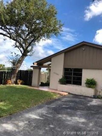 Patio Homes In The Crossings, 11747 SW 134th Pl, The Crossings, Florida 33186, image 2