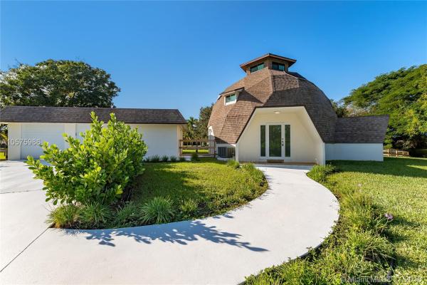 Green Meadows, 16400 Stirling Rd, Southwest Ranches, Florida 33331, image 2
