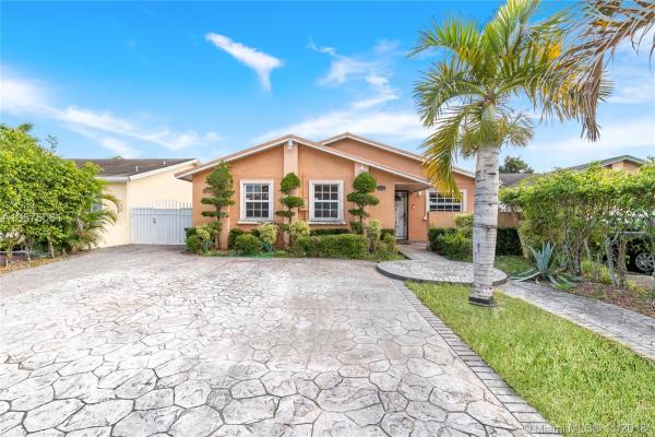 Lakes Of Acadia, 19835 NW 53rd Pl, Miami Gardens, Florida 33055, image 2