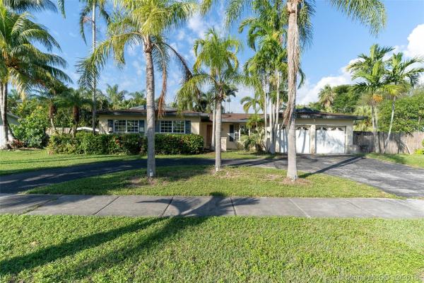 Pine Shore, 12900 SW 112th Ave, Kendall, Florida 33176, image 2