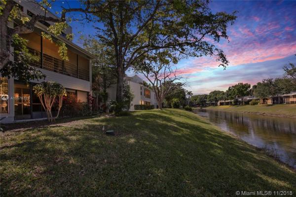 Lakes Of Woodhaven, 6149 Old Court Rd #128, Boca Raton, Florida 33433, image 2