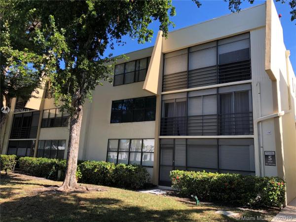Villa Dorada, 20301 NE 30th Ave #318-5, Aventura, Florida 33180, image 2