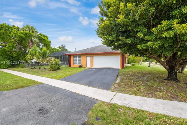 Mirror Lake Estates, 1101 NW 70th Ave, Plantation, Florida 33313, image 2