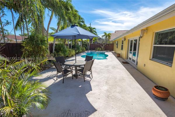 Hibiscus Estates, 8011 SW 89th Ave, Sunset, Florida 33173, image 2