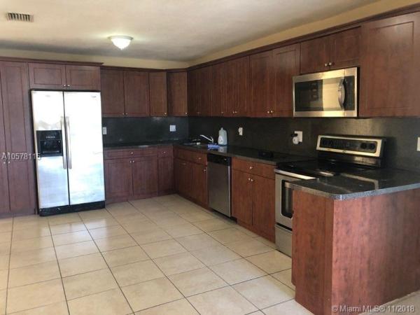 Radio Heights, 2232 NW 171st Ter, Miami Gardens, Florida 33056, image 2