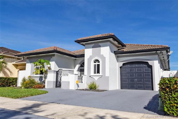 15619 SW 14th St, Unincorporated Dade County, Florida 33194, image 2