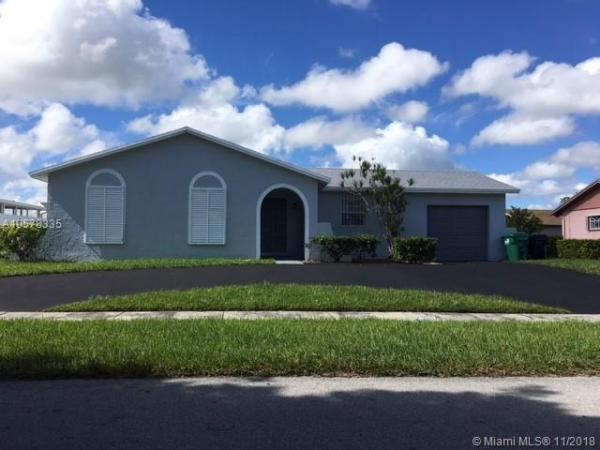 Meadow Wood Manor, 26758 SW 123rd Pl, Kendale Lakes, Florida 33032, image 2