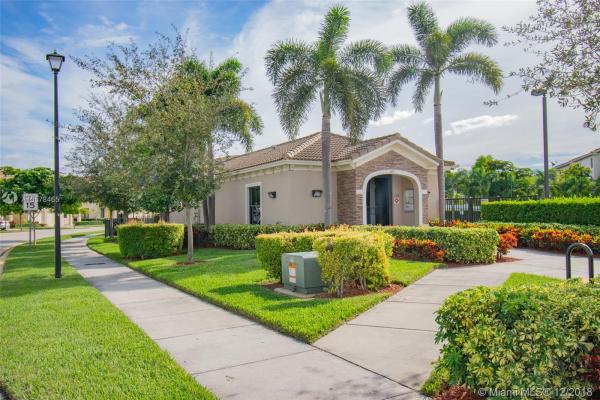 Champion Lakes, 679 NE 193rd Ter, Ives Estates, Florida 33179, image 2