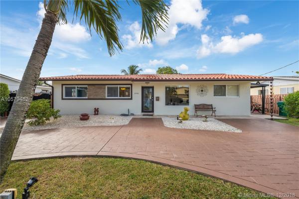Heftler Homes, 4540 SW 104th Ave, Westwood Lakes, Florida 33165, image 2