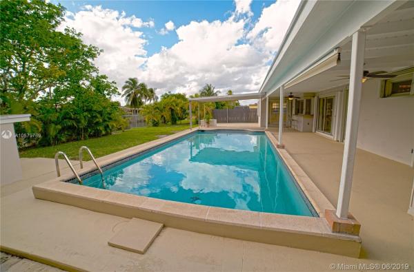 Westbrooke Gardens, 2120 SW 97th Ave, University Park, Florida 33165, image 2