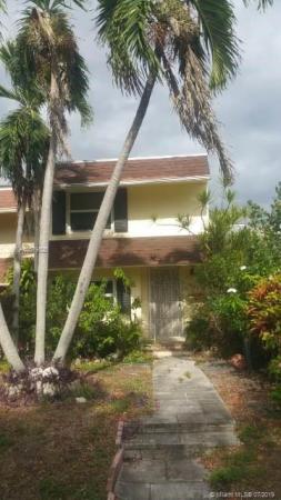 Executive Manors, 1743 NE 142nd St, North Miami, Florida 33181, image 2