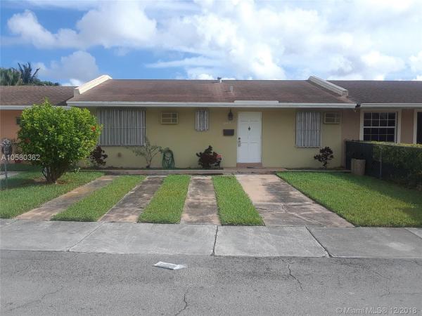 Royale Green, 4403 SW 129th Pl, Kendale Lakes, Florida 33175, image 2