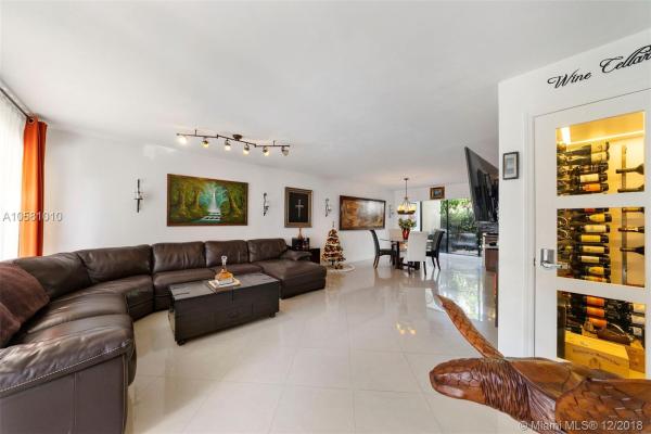Kendale Lakes Townhouses, 8735 SW 137th Ave #8735, Kendale Lakes, Florida 33183, image 2