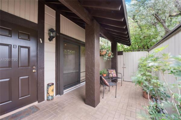 Briar Bay Townhouse Estates, 9188 SW 128th Ln, Kendall, Florida 33176, image 2