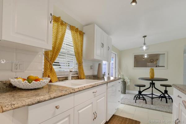 Palm Beach Cabana Colony, 3729 Bahama Rd, Palm Beach Gardens, Florida 33410, image 2