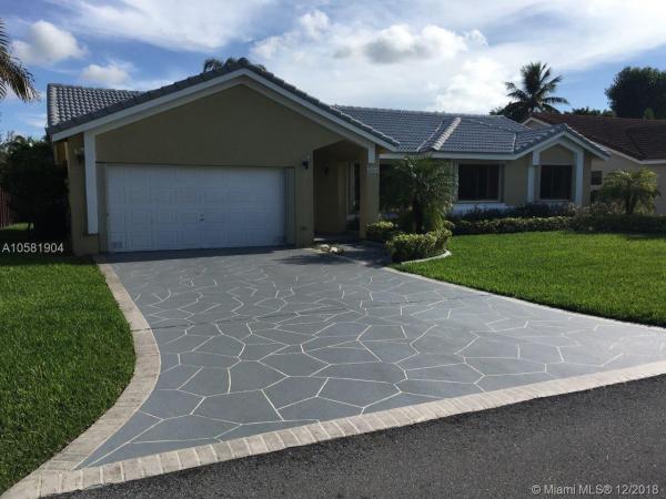 Mansions Cove At Lakes Of The Meadow, 4561 SW 155th Pl, Kendall West, Florida 33185, image 2