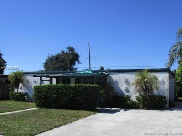 Palm Beach Colony, 839 Hibiscus Dr, Royal Palm Beach, Florida 33411, image 2