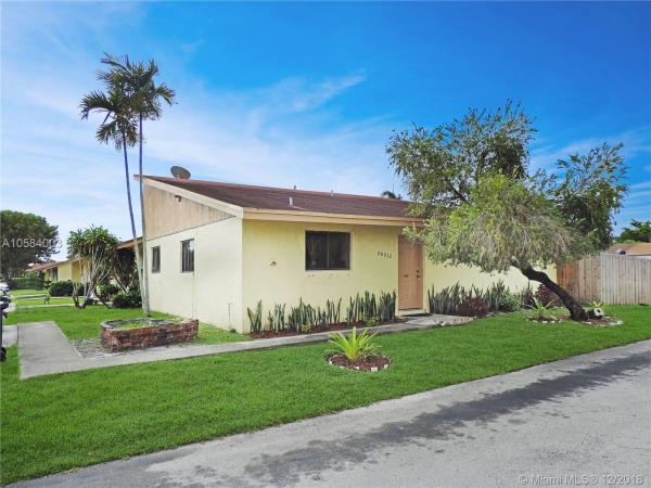 Waterside Townhomes, 28012 SW 141st Pl, Leisure City, Florida 33033, image 2