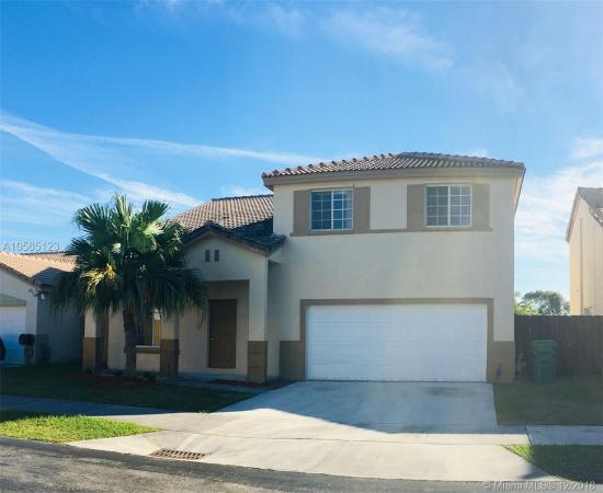 Weitzer At Lago Mar, 15836 SW 74th Ln, Kendale Lakes, Florida 33193, image 2