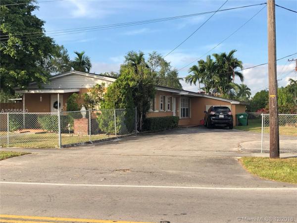Heftler Homes, 4800 SW 102nd Ave, Westwood Lakes, Florida 33165, image 2