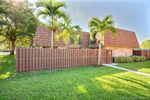 Camelot Lakes, 4133 Wimbledon Dr, Cooper City, Florida 33026, image 2