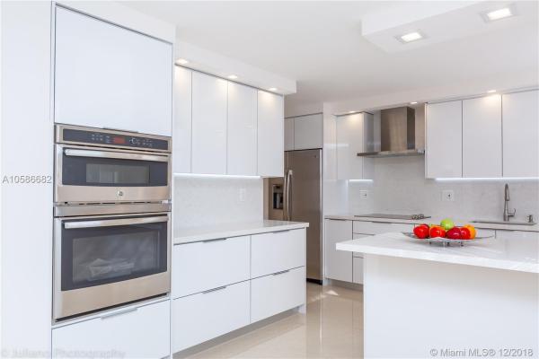 Winston Towers 400, 231 174th St #1904, Sunny Isles Beach, Florida 33160, image 2