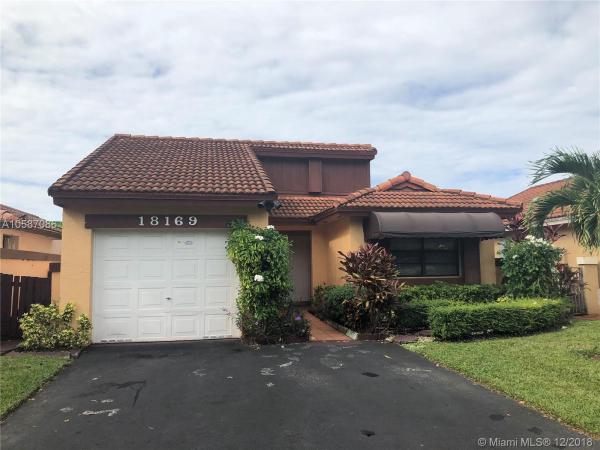 The Moors Cluster Homes, Country Club, Florida 33015, image 2