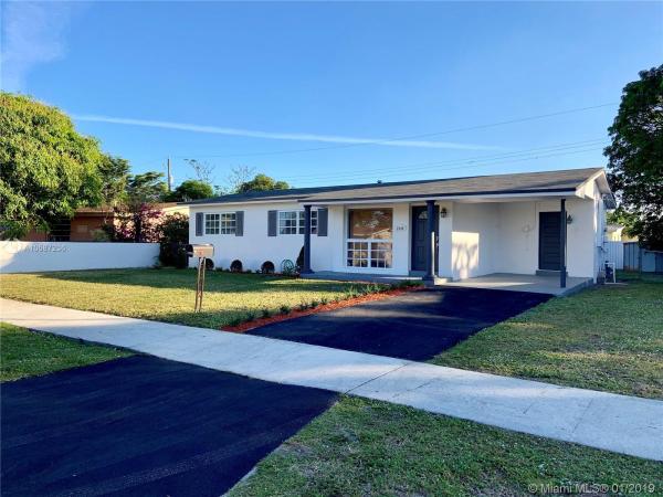 Kluston Manor, 2340 NW 180th Ter, Miami Gardens, Florida 33056, image 2