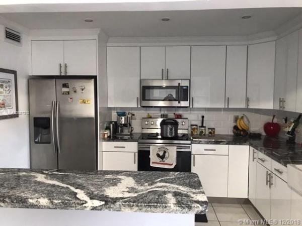 Kendale Lakes Townhouses, 8429 SW 137th Ave #8429, Kendale Lakes, Florida 33183, image 2