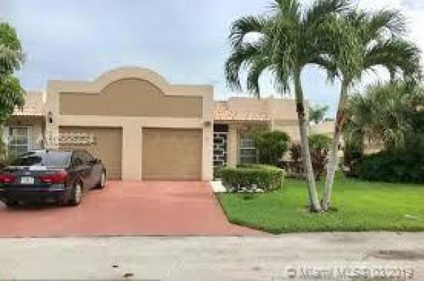 Town Villas At Moon Lake, 18771 Stewart Cir #7, Boca Raton, Florida 33496, image 2