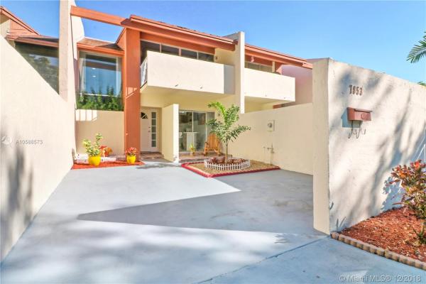 Sunset Park Lake Villas, 7853 SW 105th Ave #7853, Kendall, Florida 33173, image 2