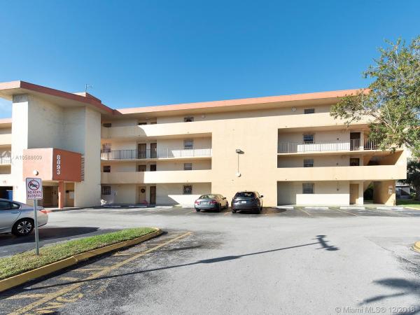 Pineside, 8893 Fontainebleau Blvd #306, Fountainebleau, Florida 33172, image 2
