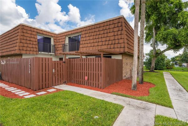 Village At Lake Pine, 1226 SW 118th Ter, Davie, Florida 33325, image 2