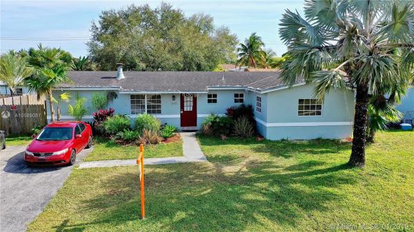 Pine Manor, 1695 NW 3rd Ave, Homestead, Florida 33030, image 2