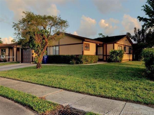9800 W Elm Ln, Miramar, Florida 33025, image 2