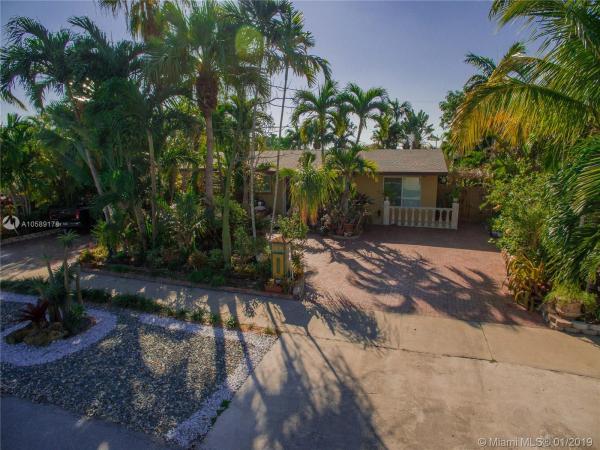 Heftler Homes, 10320 SW 44th St, Westwood Lakes, Florida 33165, image 2