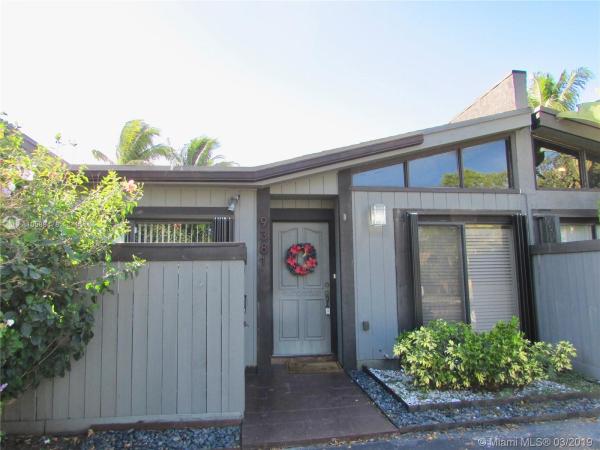 Briar Bay Townhouse Estates, 9381 SW 130th St, Kendall, Florida 33176, image 2
