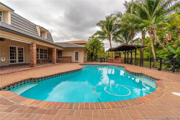 Country Club Of Miami Estates, 19360 W Saint Andrews Dr, Country Club, Florida 33015, image 2