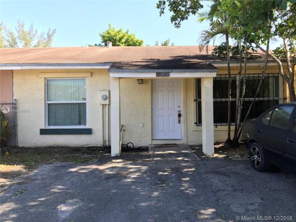 Del Prado Gardens, 18047 NW 40th Pl, Miami Gardens, Florida 33055, image 2