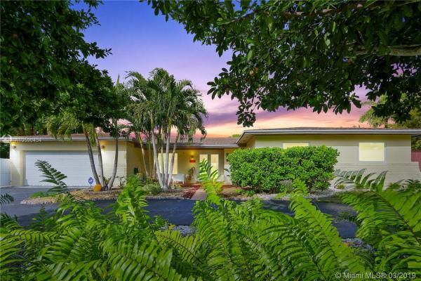 Pine Shore, 10881 SW 128th St, Kendall, Florida 33176, image 2