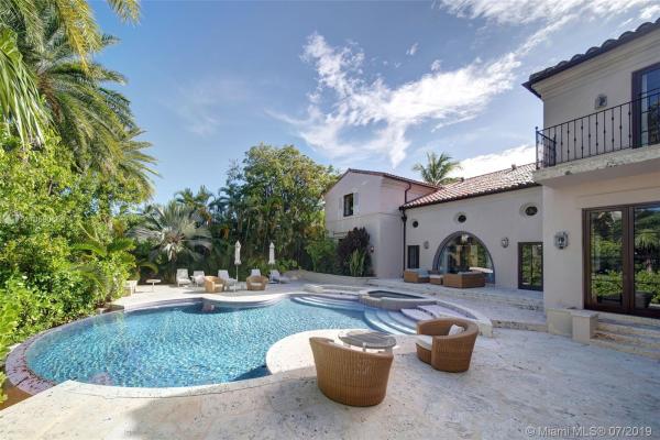 Flamingo Terrace, 3675 Flamingo Dr, Miami Beach, Florida 33140, image 2