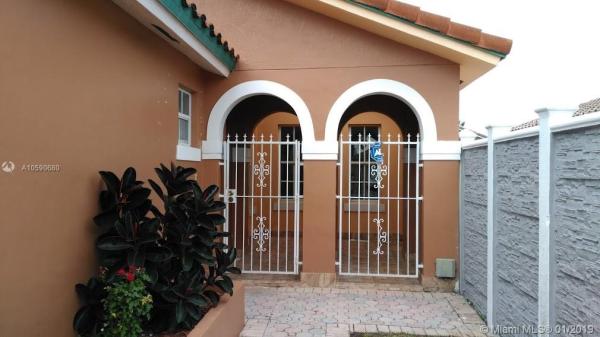 Le Mirage, 14651 SW 114th Ter, The Hammocks, Florida 33186, image 2