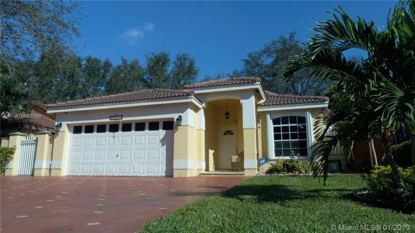 Marbella Park, 19661 NW 82nd Ct, Hialeah, Florida 33015, image 2