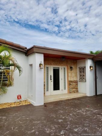 Lakeview Manors, 8871 SW 41st St, Olympia Heights, Florida 33165, image 2
