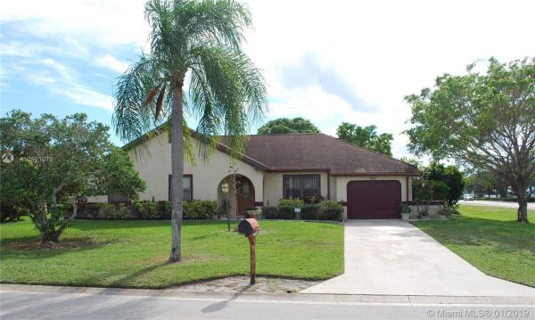2202 SE Rainier Rd, Florida 34952, image 2