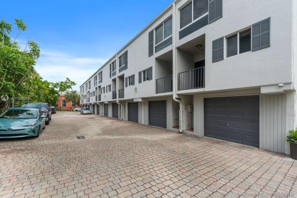 Peppertree Village Townhouses, 2956 Day Ave, Miami, Florida 33133, image 2